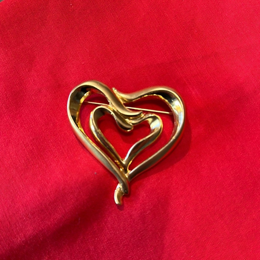 Heart pin